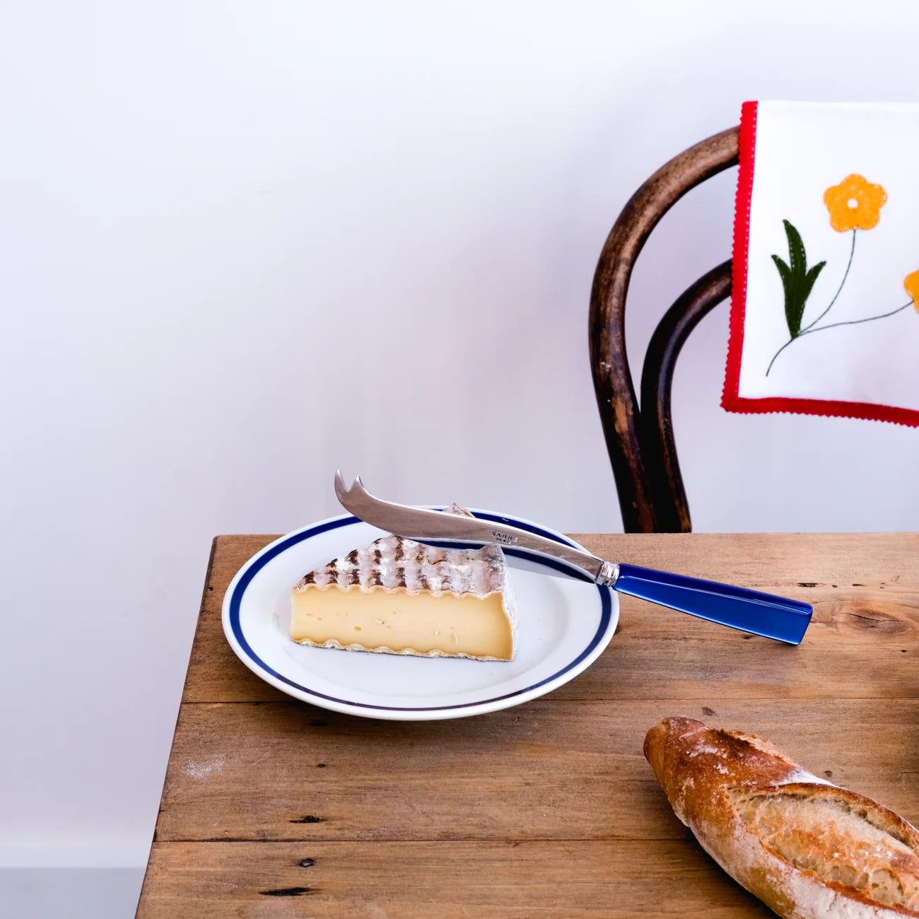 Icône Cheese Knife – Large Lapis Blue 24cm